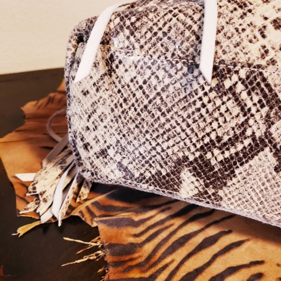 Camila Alves MUXO Snakeskin Fringe Leather Handbag EUC - Picture 8 of 10